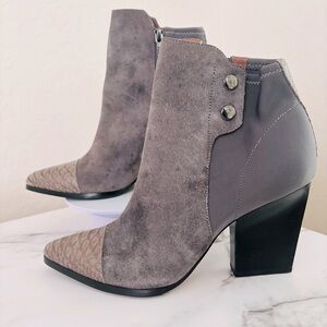 Donald Pliner Vicson Suede Studded Accents‎ Boots Size 8.5